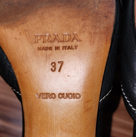 Prada Leather Heels Cute ๐ - Picture 7 of 8